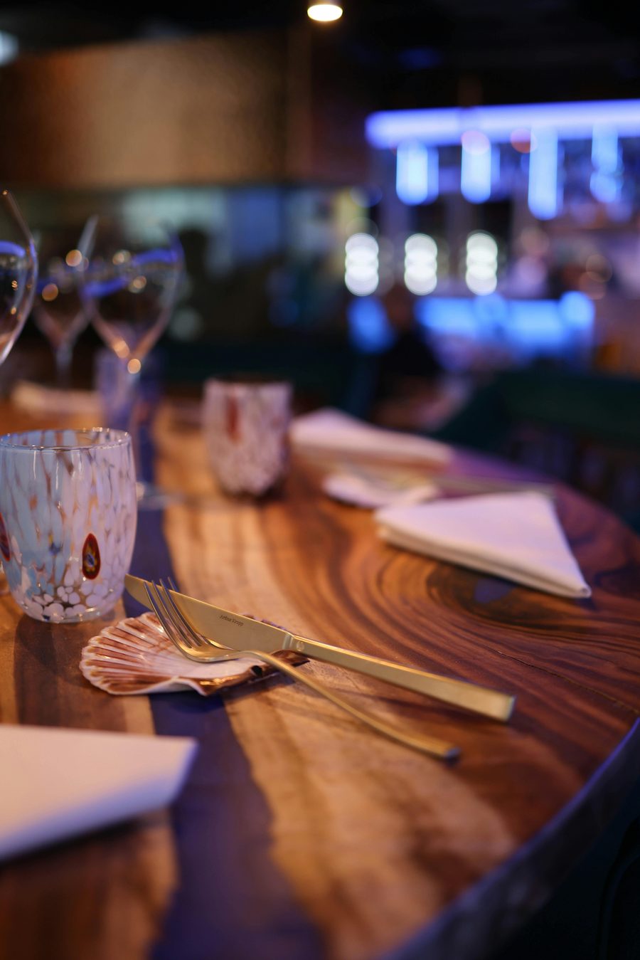 Live-edge wood table top — fine dining table setting